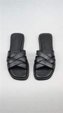 Load image into Gallery viewer, CARMELA - 68599 - LEATHER
